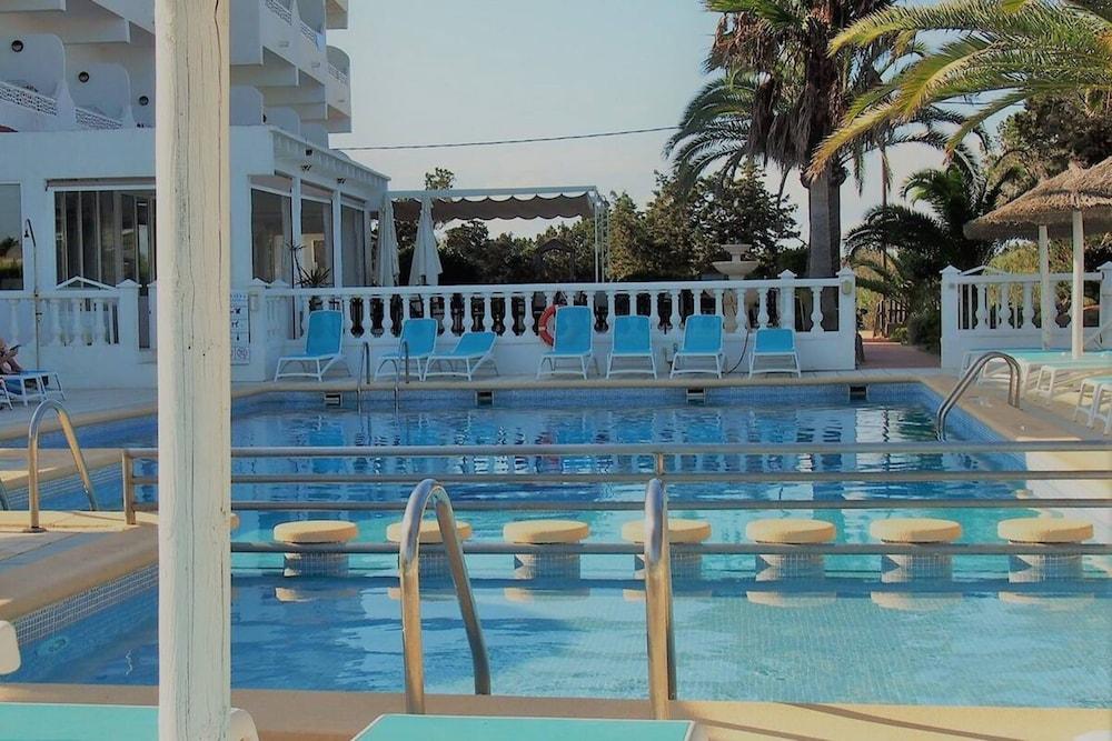 Hotel Lago Playa I Es Pujols Exterior photo